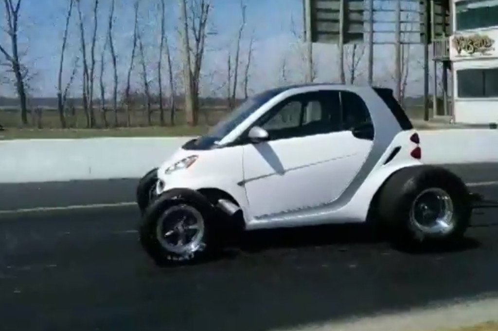 drag_smart_fortwo_with_v8_02