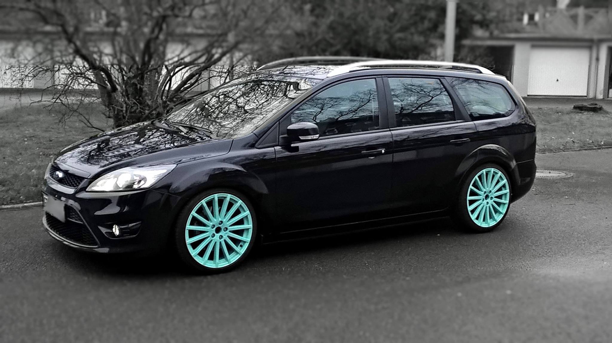 Ford Focus Mk2 wagon with a 2.5 L Duratec RS inline-five