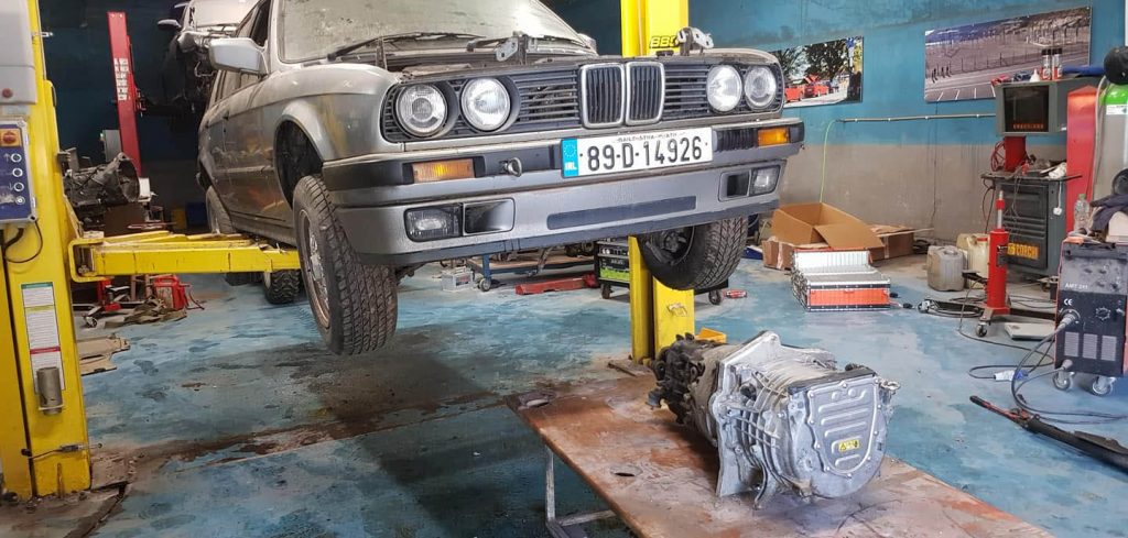 Building a BMW E30 with an i3 Electric Motor - Engine Swap Depot