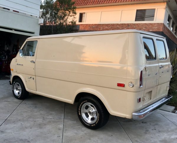 1972 Ford Econoline Van with a 5.0 L V8