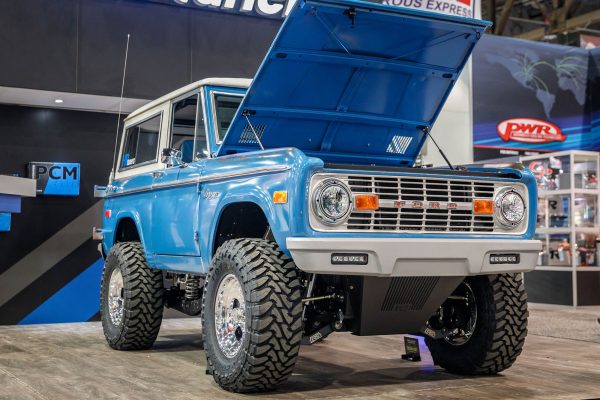 1969 Ford Bronco with a Twin-Turbo 4.2 L Ecoboost V6