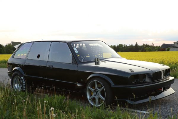 BMW E30 Wagon with a turbo M50 inline-six