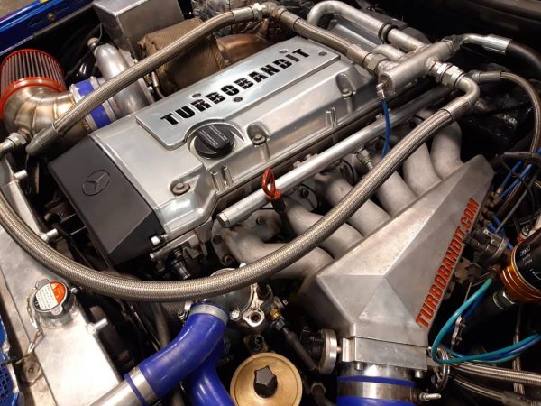 Turbobandit Mercedes W124 with a turbo M104 inline-six