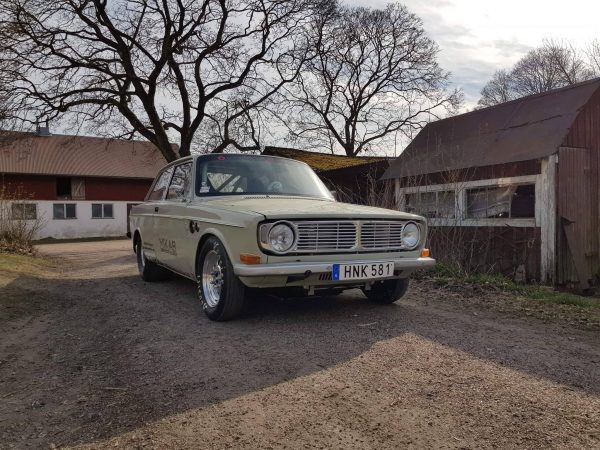 1975 Volvo 242 with a turbo B230 inline-four