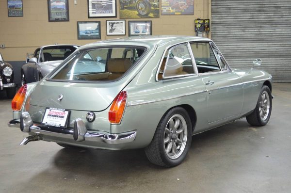 1971 MGB GT with a 2.3 L Duratec Inline-Four