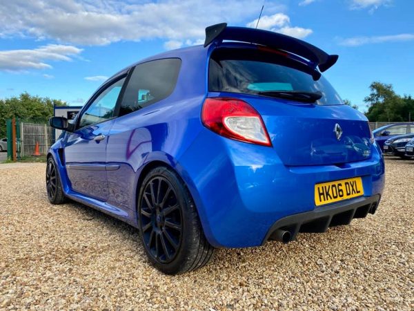 2006 Renault Clio Sport with a Megane Turbo 2.0 L Inline-Four