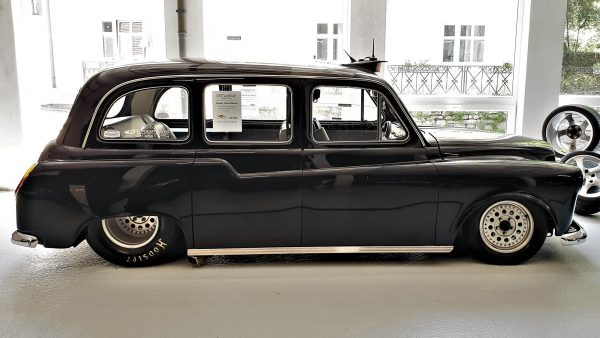 1989 London Taxi with a 8.2 L Chevy Big-Block V8