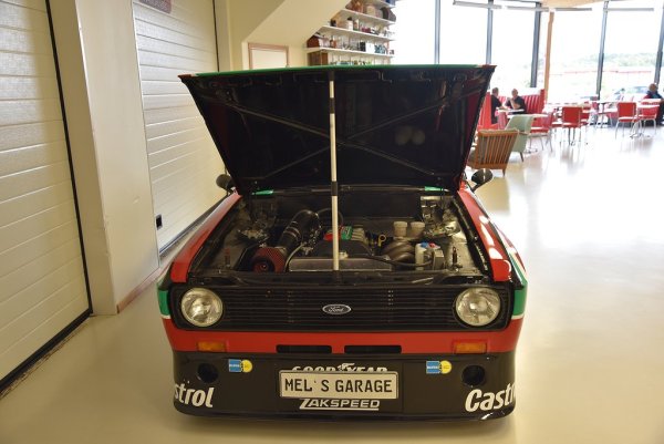 Ford Escort Mk2 Race Car with a 2.0 L Duratec-ST Inline-Four