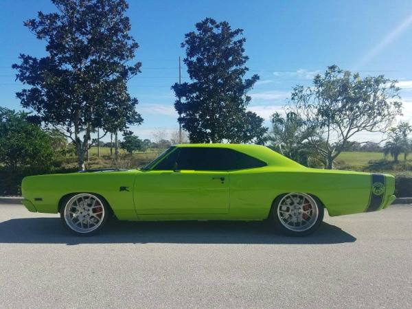 1969 Dodge Super Bee with a Supercharged Hellcat V8