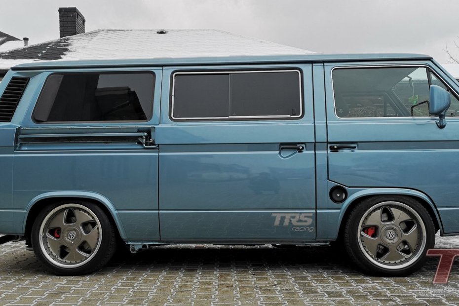 VW Caravelle T3 Transporter built by TRS Racing with a turbo EJ20 flat-four