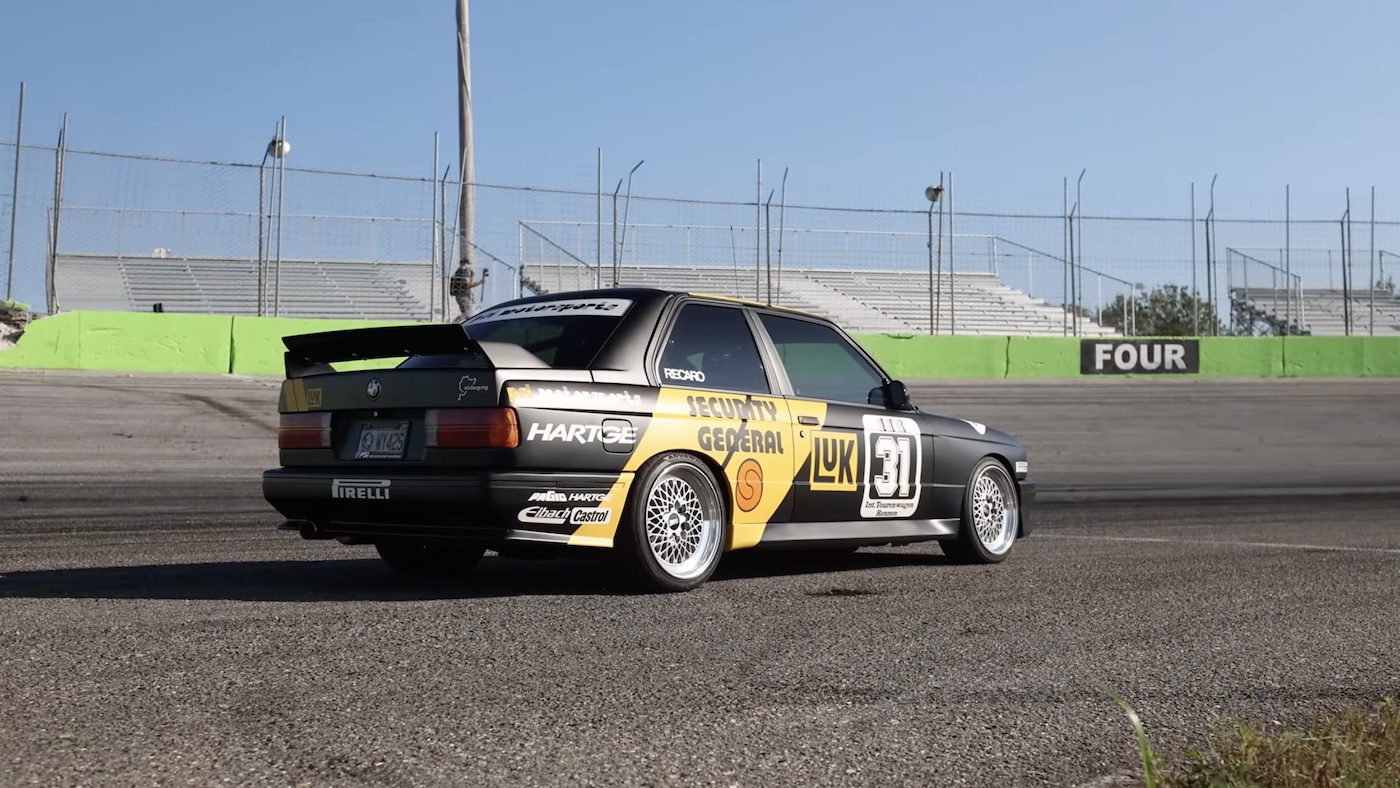 S52 Swapped BMW E30 M3 by Sean Myers